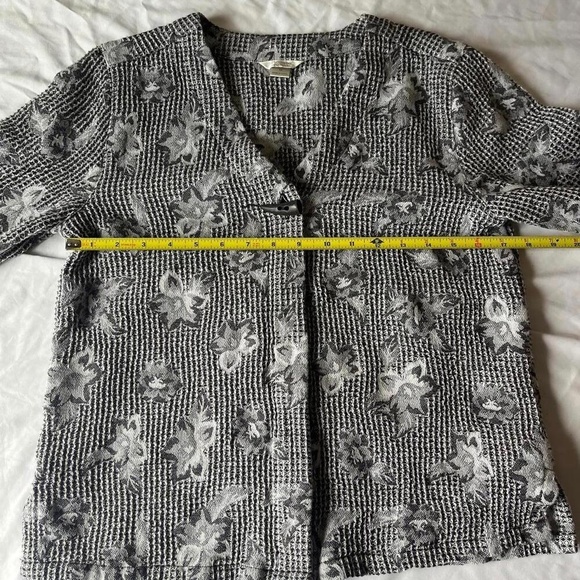 Christopher And Banks Black White Floral Pattern Buttoned Front Cardigan Jacket - Picture 5 of 7